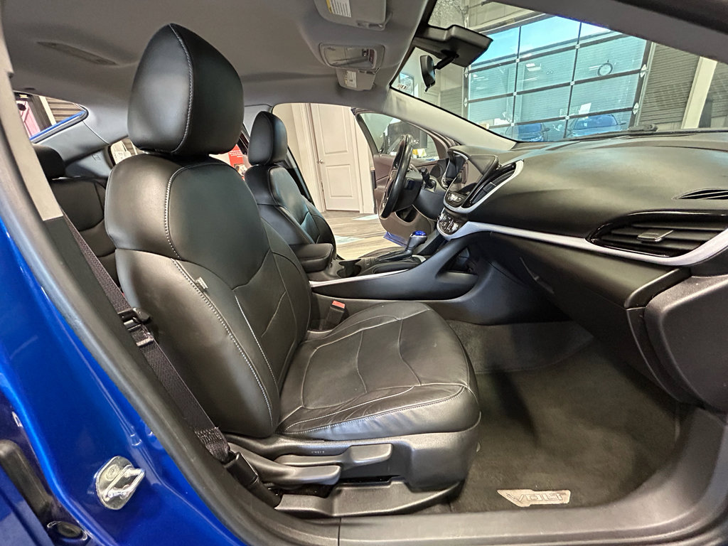 Used 2017 Chevrolet Volt LT w/ Comfort Package FWD image 39