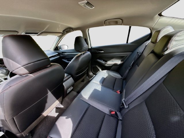 Used 2024 Nissan Altima 2.5 SR FWD image 23
