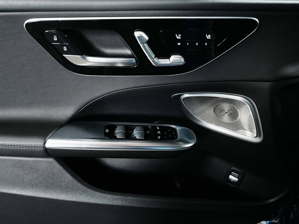 Used 2023 Mercedes-Benz C 300 4MATIC Sedan image 12
