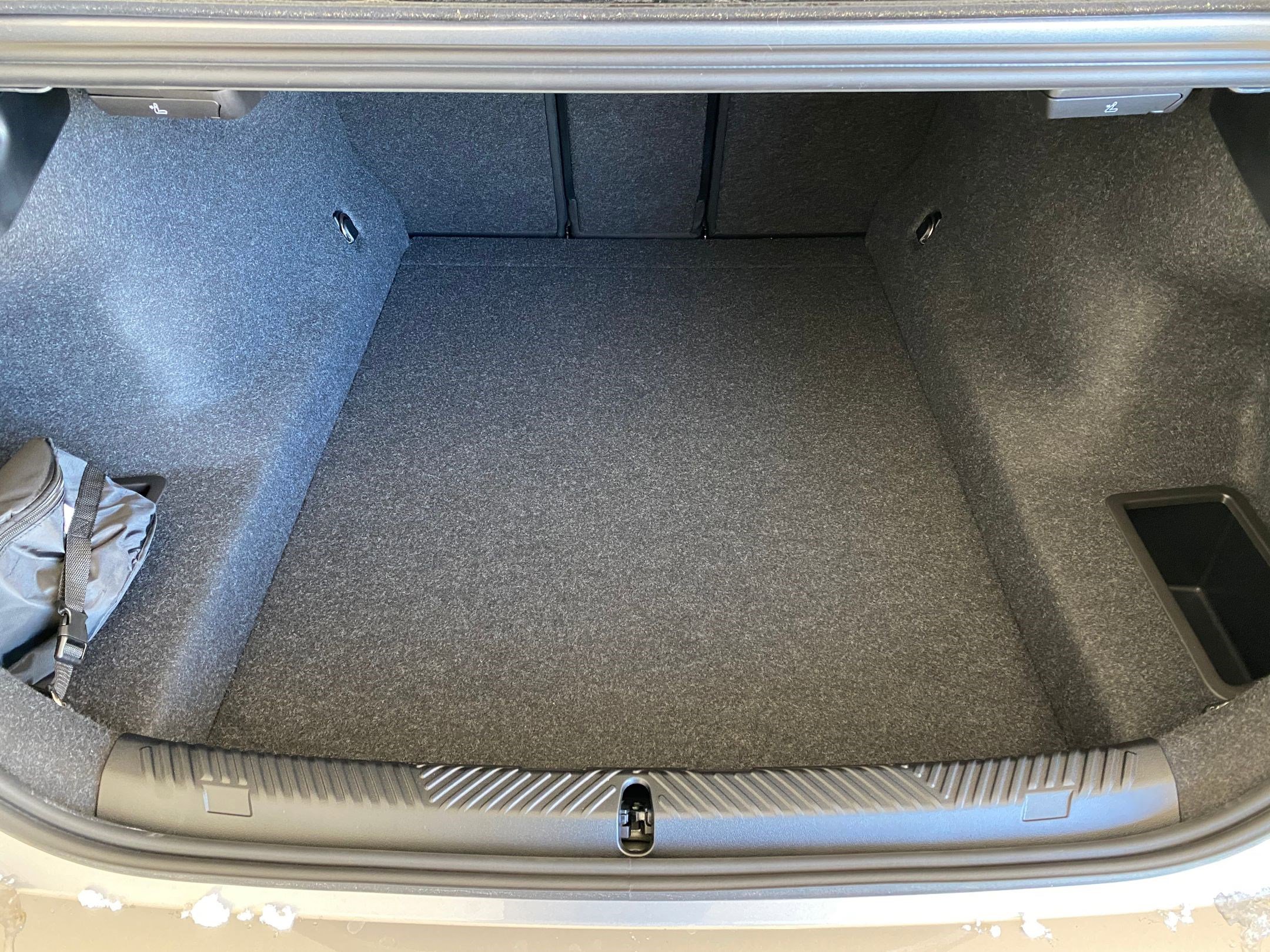 New 2026 BMW 530i xDrive w/ Premium Package image 30