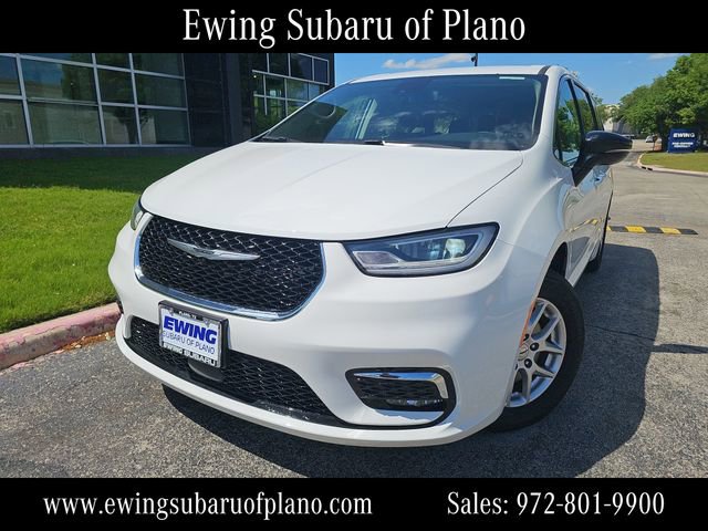 Used 2024 Chrysler Pacifica Touring-L image 30