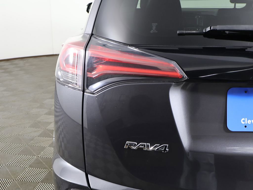 Used 2018 Toyota RAV4 SE w/ All Weather Liner Package image 15