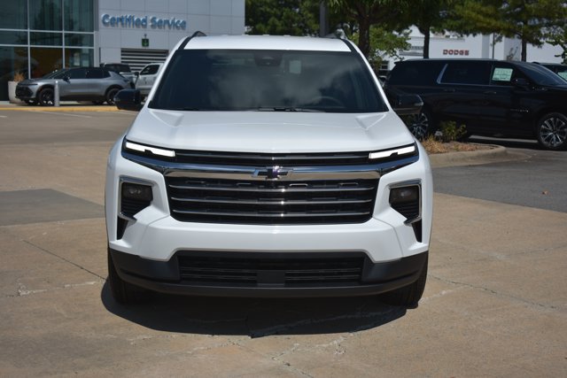 New 2026 Chevrolet Traverse LT w/ Driver Confidence Package FWD image 2