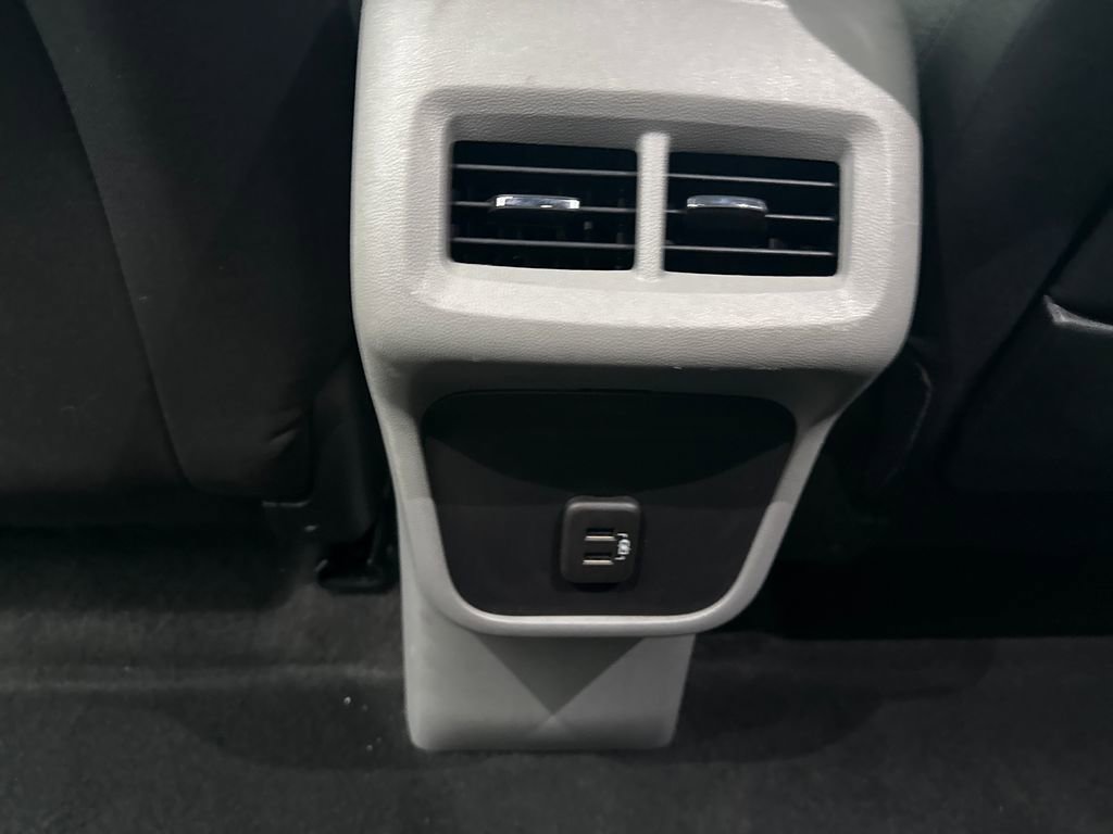 Used 2024 GMC Terrain SLE image 27