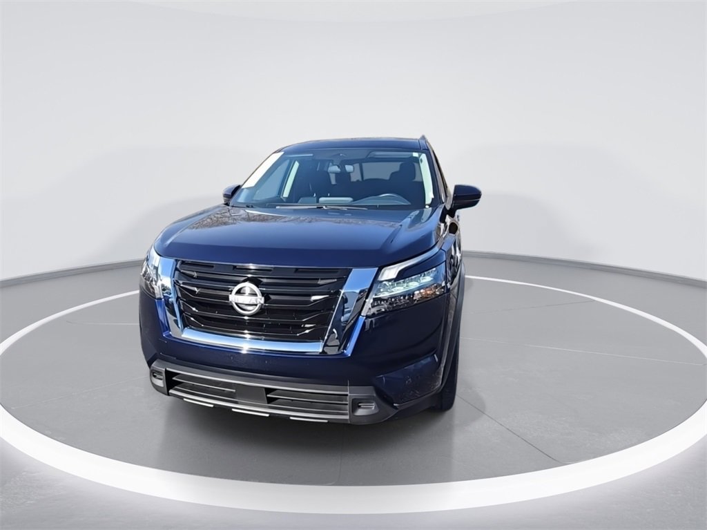 Certified 2024 Nissan Pathfinder SV image 3