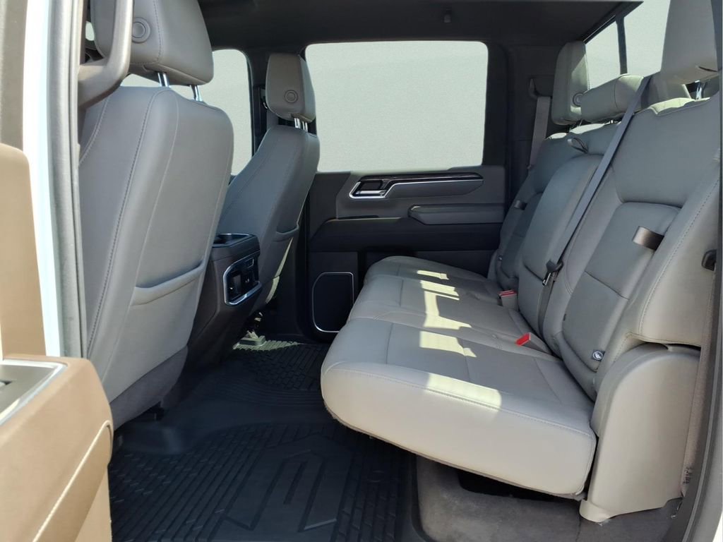 Used 2024 Chevrolet Silverado 2500 LTZ w/ LTZ Convenience Package image 17