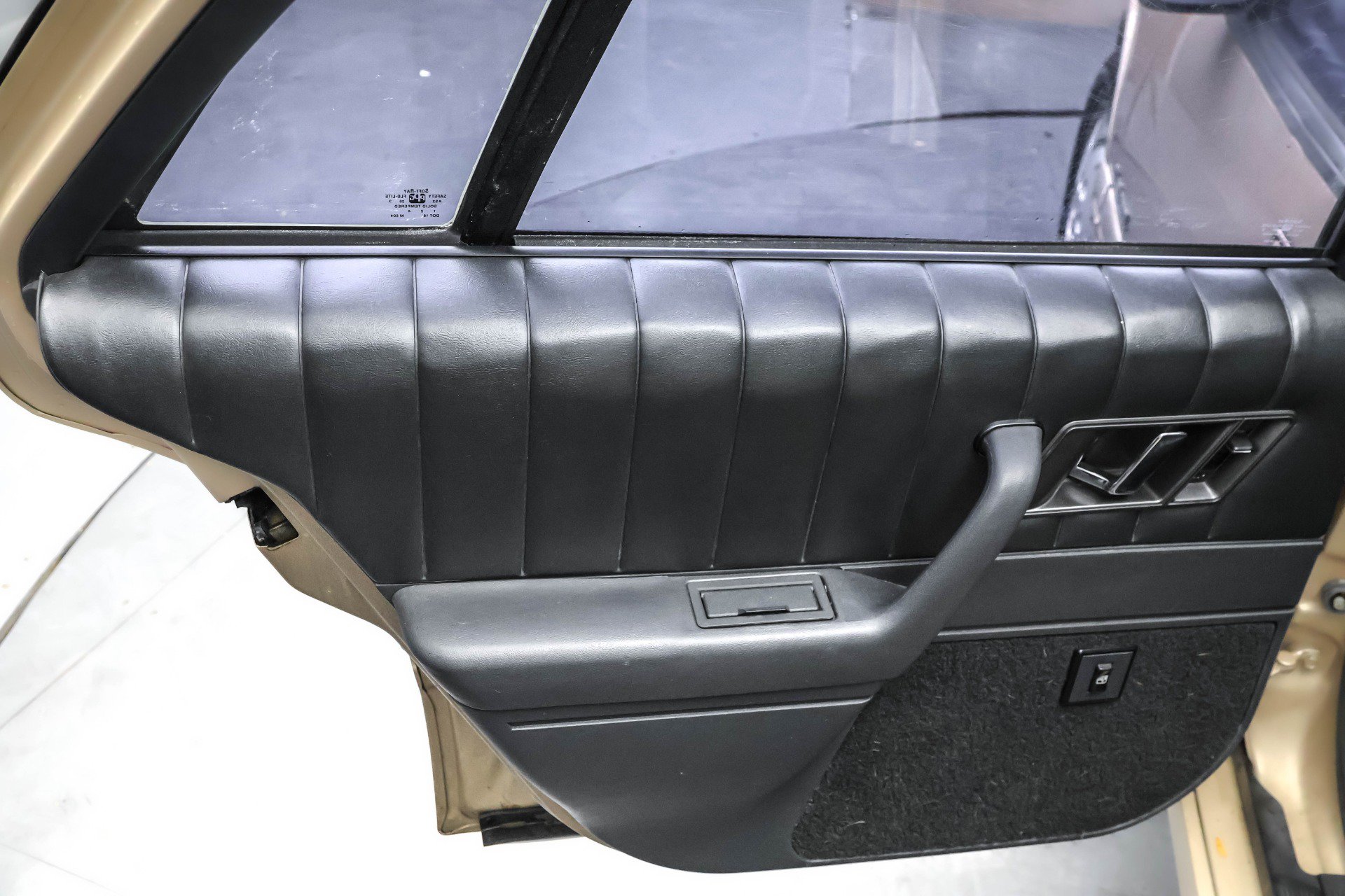 Used 1994 Oldsmobile Cutlass Supreme S FWD image 15