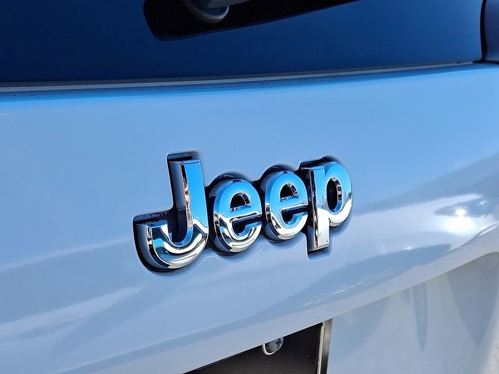 Used 2019 Jeep Cherokee Latitude Plus image 32