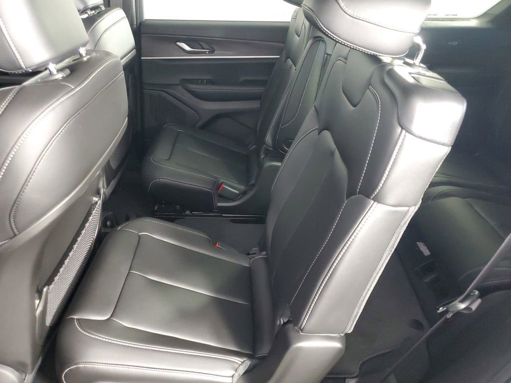 New 2025 Jeep Grand Cherokee L Limited image 15