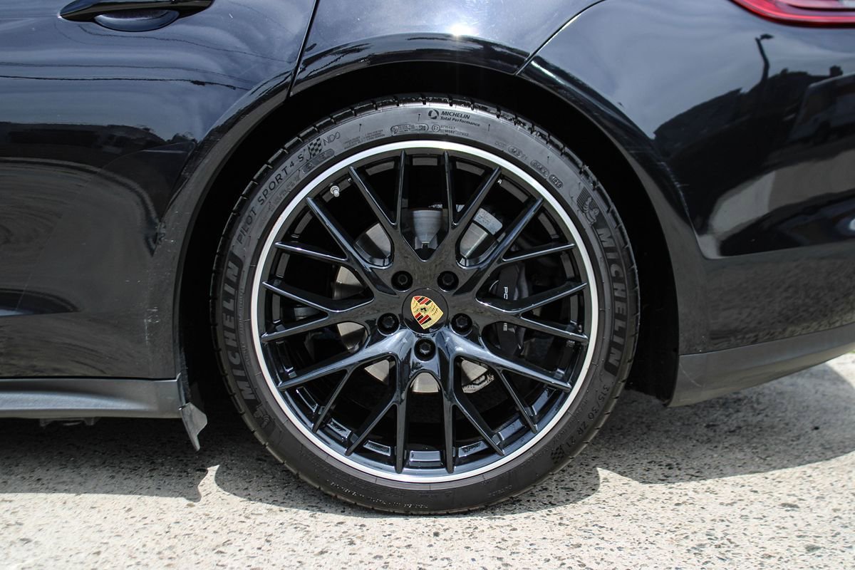 Used 2018 Porsche Panamera 4 AWD/4WD image 47