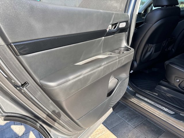 Used 2022 Hyundai Palisade Limited image 16