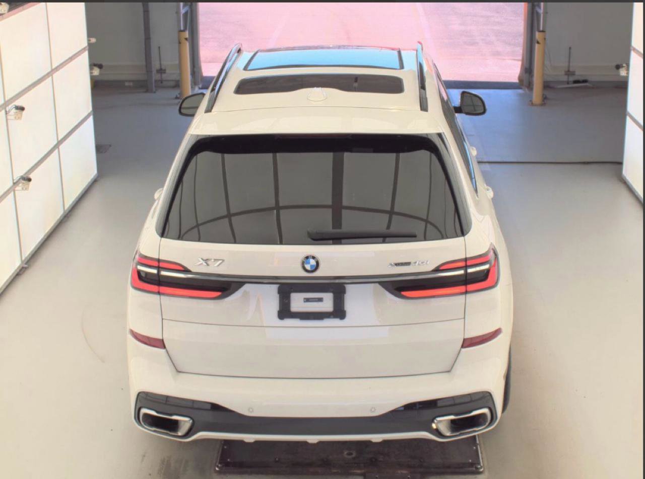 Used 2024 BMW X7 xDrive40i w/ M Sport Package AWD/4WD image 6