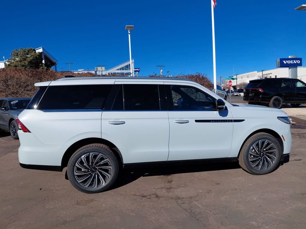 New 2025 Lincoln Navigator Black Label image 9