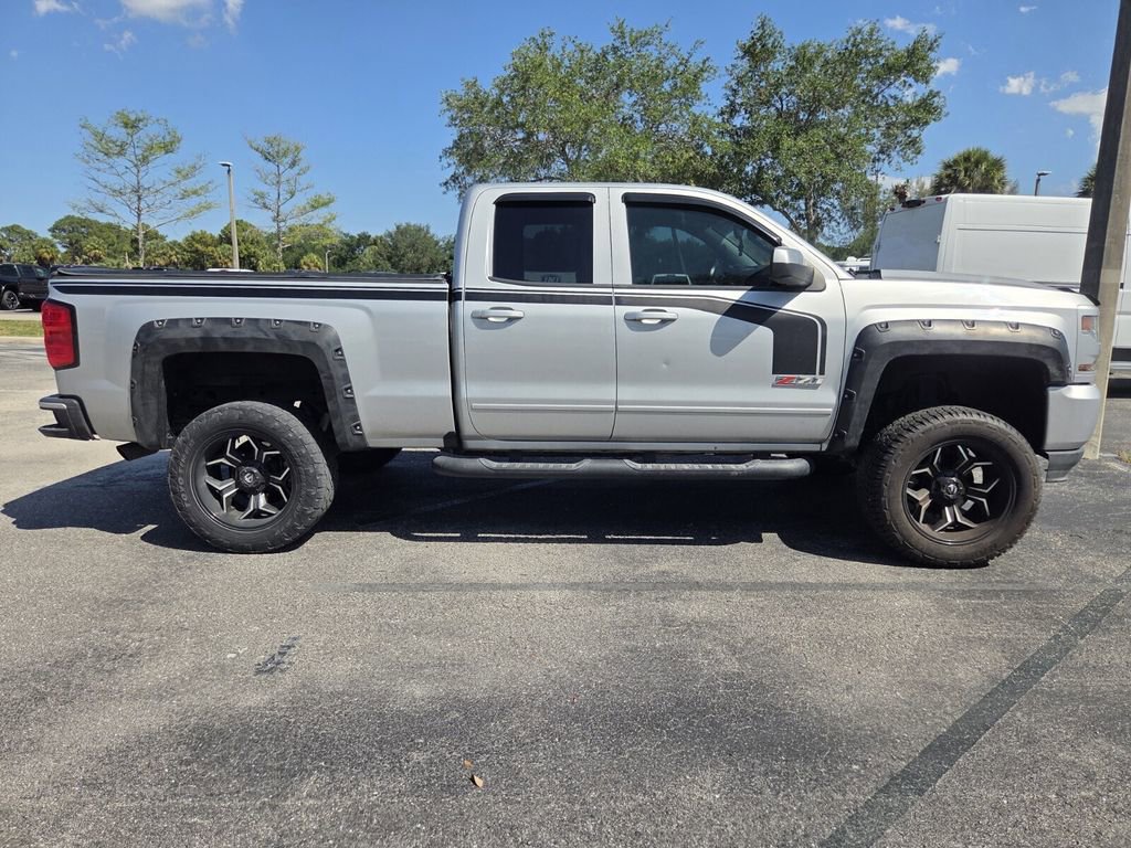 Used 2017 Chevrolet Silverado 1500 LT w/ Rally 2 Edition AWD/4WD image 3