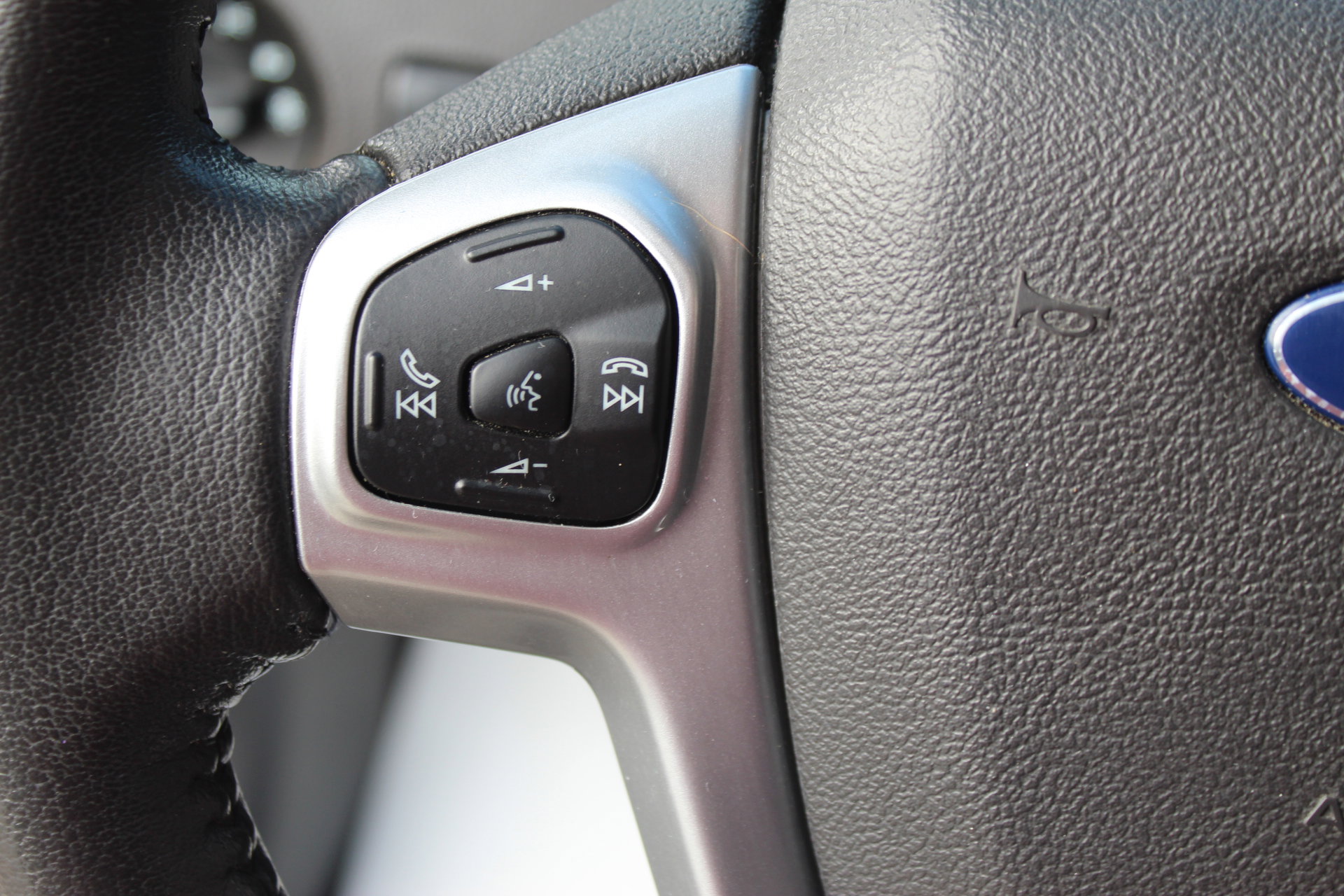 Used 2016 Ford Fiesta SE image 15