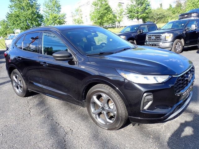 Used 2023 Ford Escape ST-Line w/ Equipment Group 301A FWD image 8