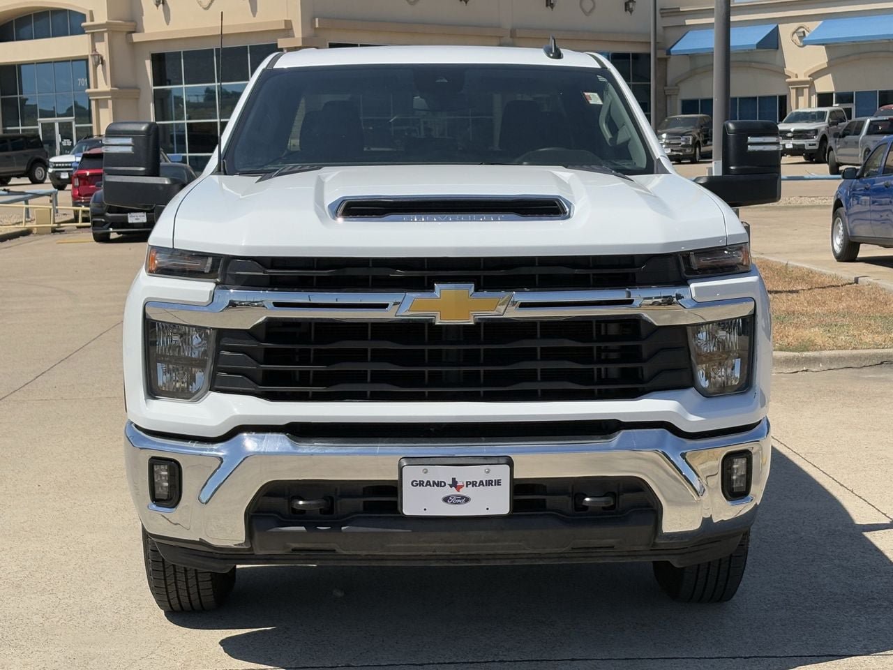 Used 2025 Chevrolet Silverado 2500 LT w/ Convenience Package AWD/4WD image 9