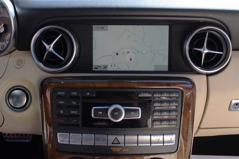 Used 2015 Mercedes-Benz SLK 250 w/ Premium Package image 26