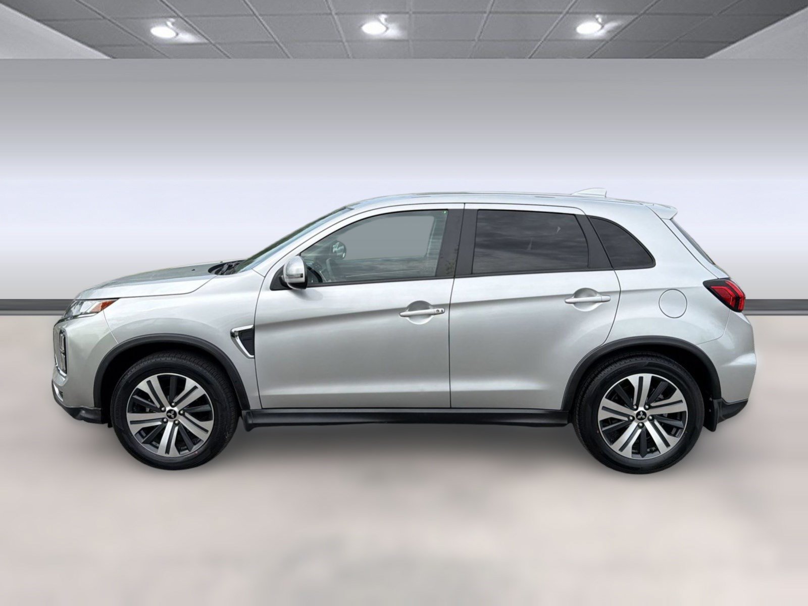 Used 2022 Mitsubishi Outlander Sport SE FWD image 2