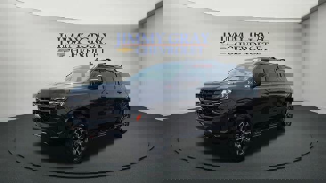 Used 2022 Chevrolet Suburban Z71 w/ Luxury Package AWD/4WD image 1