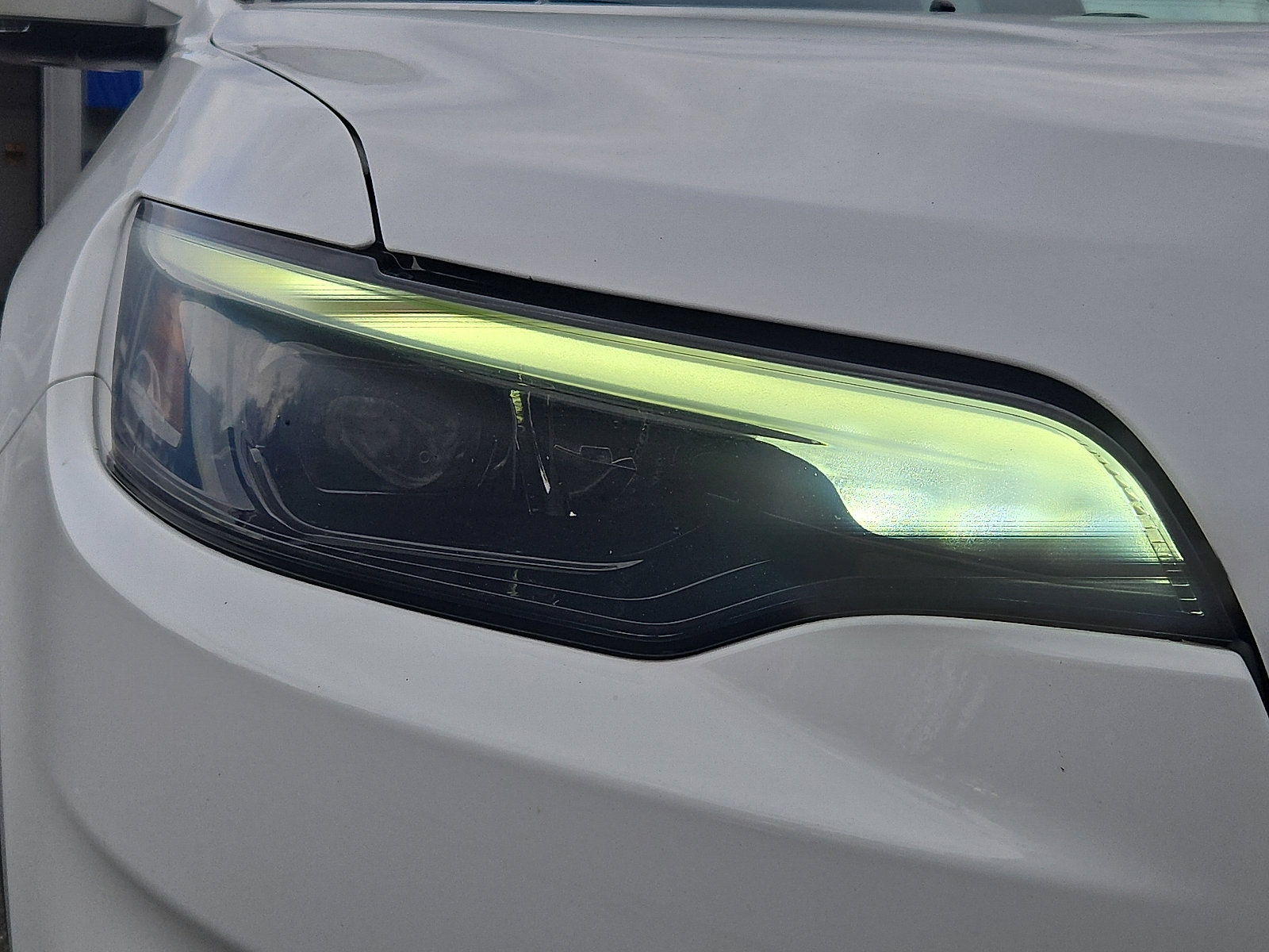 Used 2019 Jeep Cherokee Limited image 9