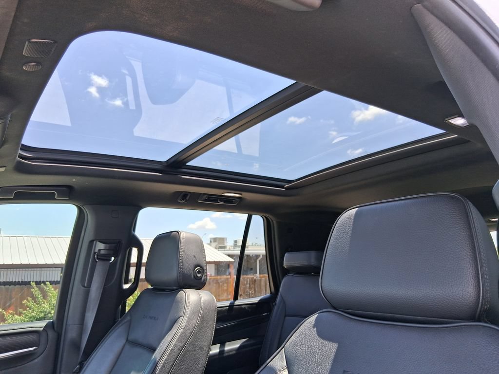 Used 2023 GMC Yukon Denali RWD image 21