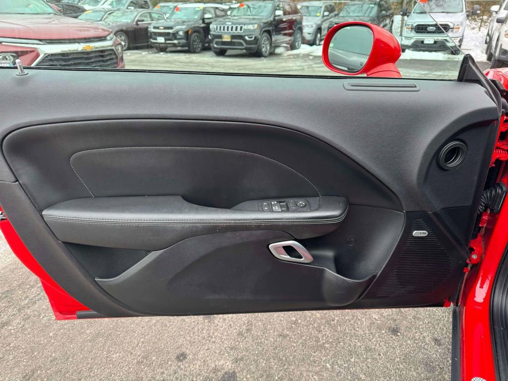 Used 2016 Dodge Challenger R/T Scat Pack w/ Leather Interior Group RWD image 12