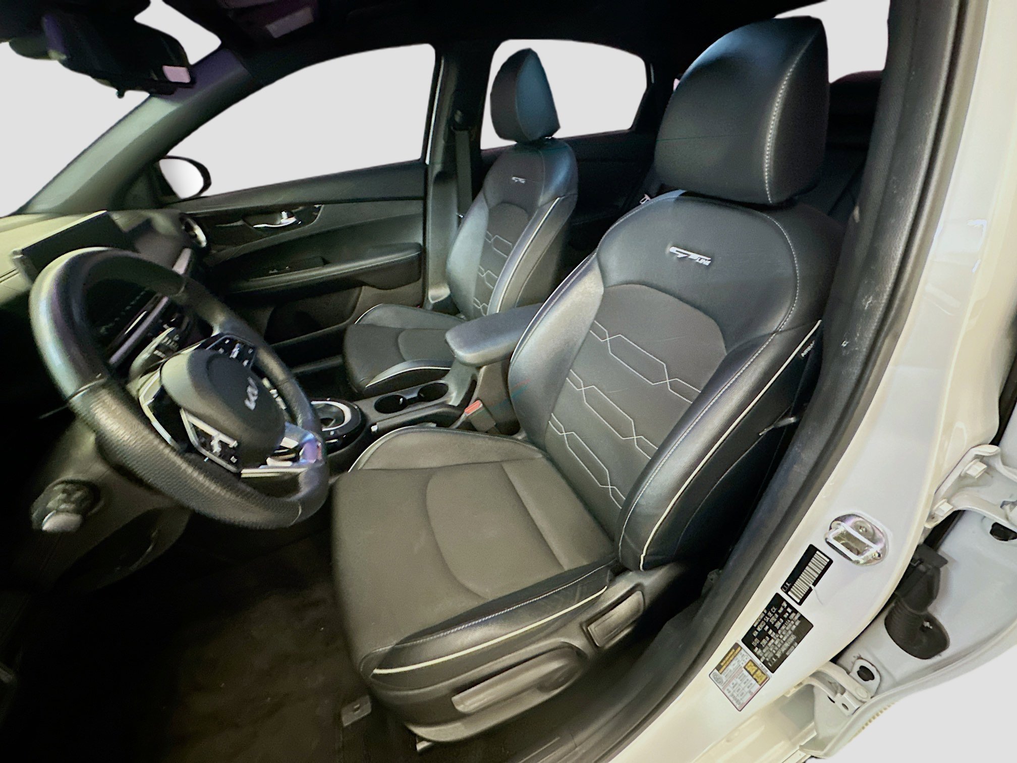 Used 2022 Kia Forte GT-Line image 13