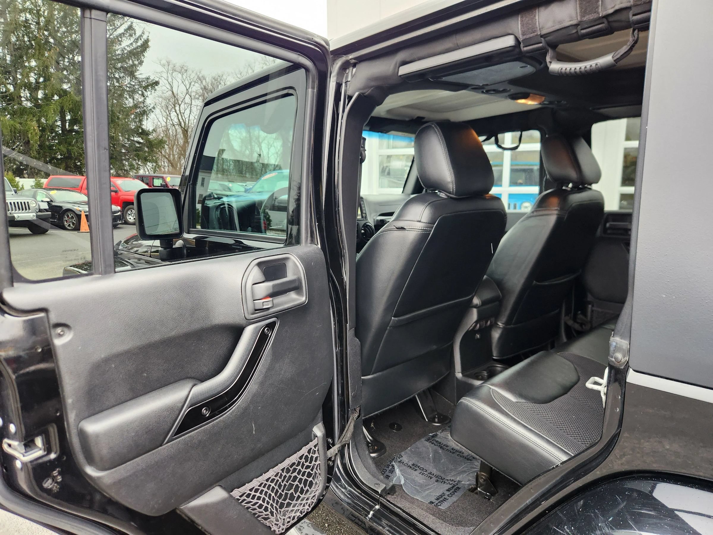 Used 2017 Jeep Wrangler Unlimited Sahara AWD/4WD image 44