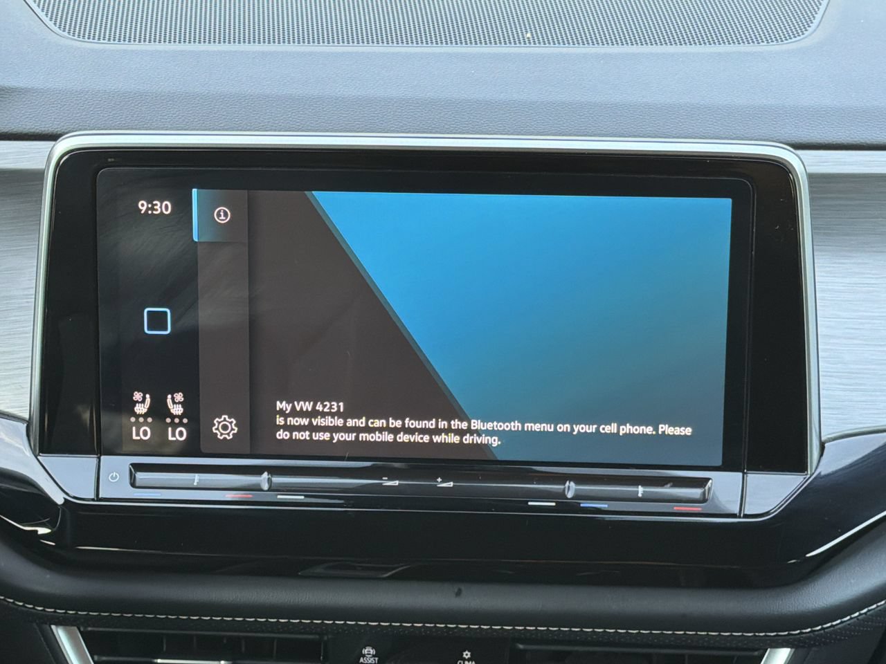 Used 2024 Volkswagen Atlas Cross Sport SE FWD image 4