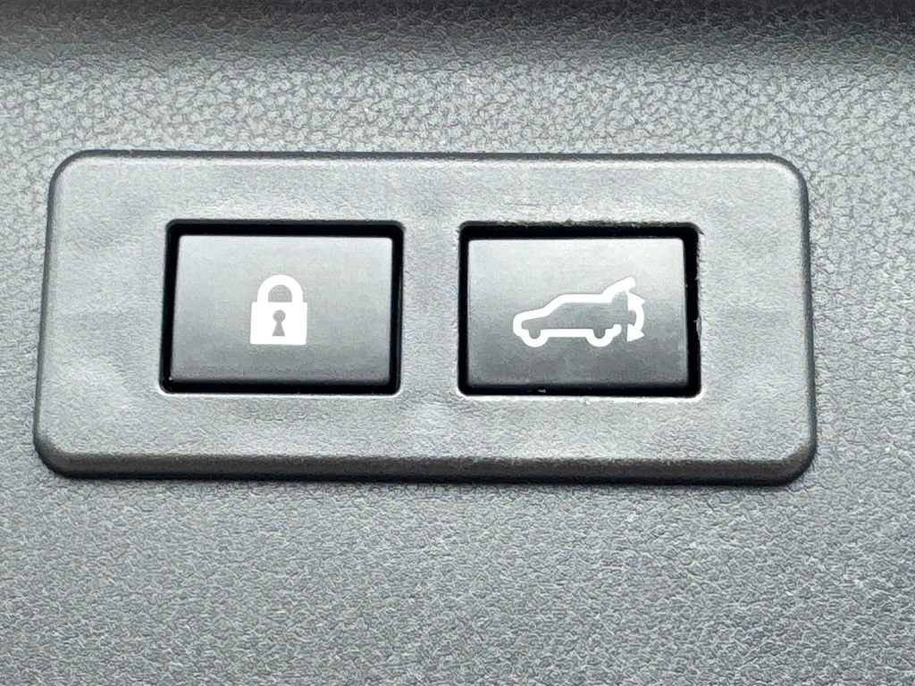 Used 2025 Subaru Forester Limited AWD/4WD image 34