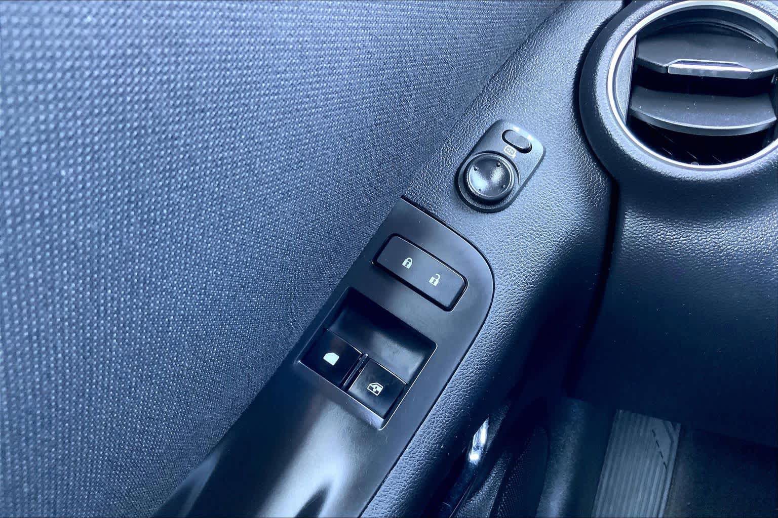 Used 2013 Chevrolet Camaro SS RWD image 31