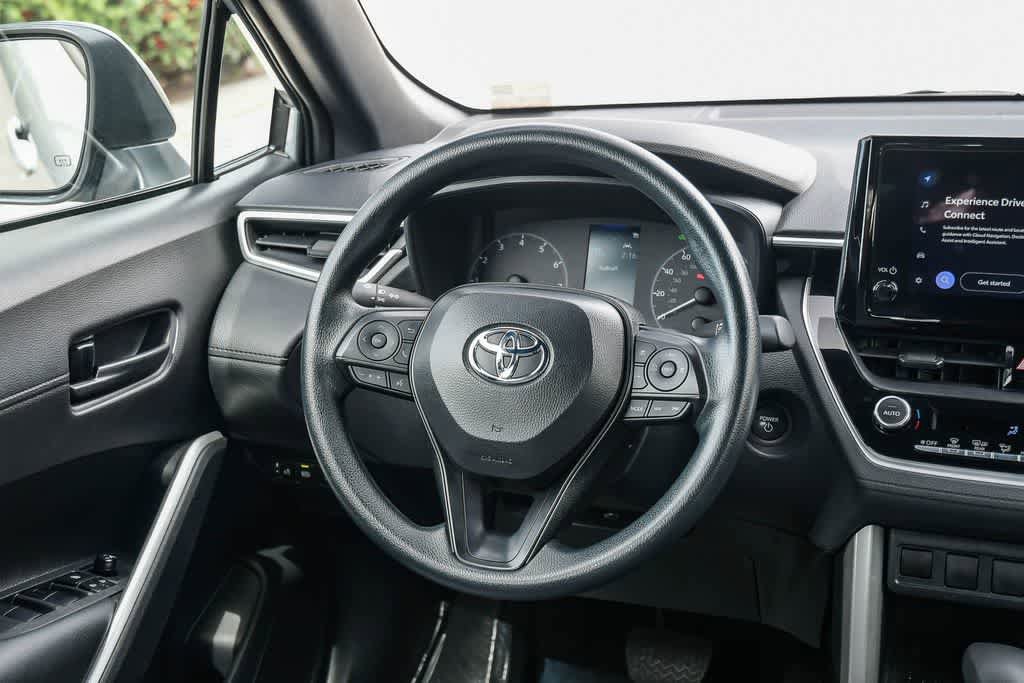 Used 2025 Toyota Corolla Cross AWD Hybrid image 12