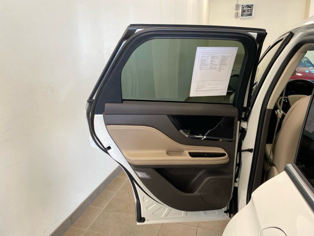 Certified 2023 Lincoln Corsair AWD w/ Equipment Group 101A image 8