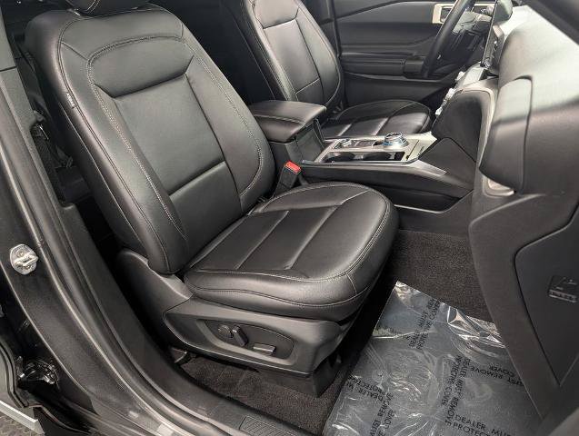Certified 2020 Ford Explorer XLT w/ Equipment Group 202A AWD/4WD image 29
