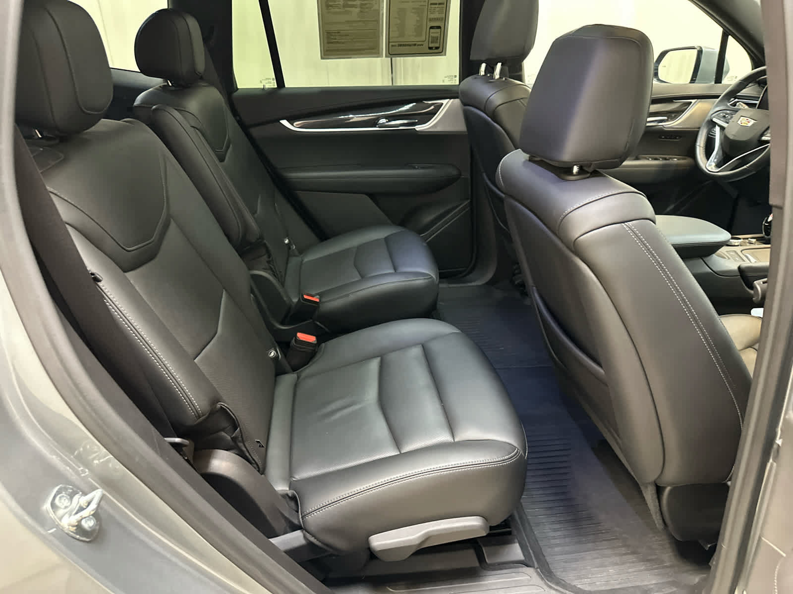Used 2024 Cadillac XT6 Sport w/ Technology Package AWD/4WD image 19