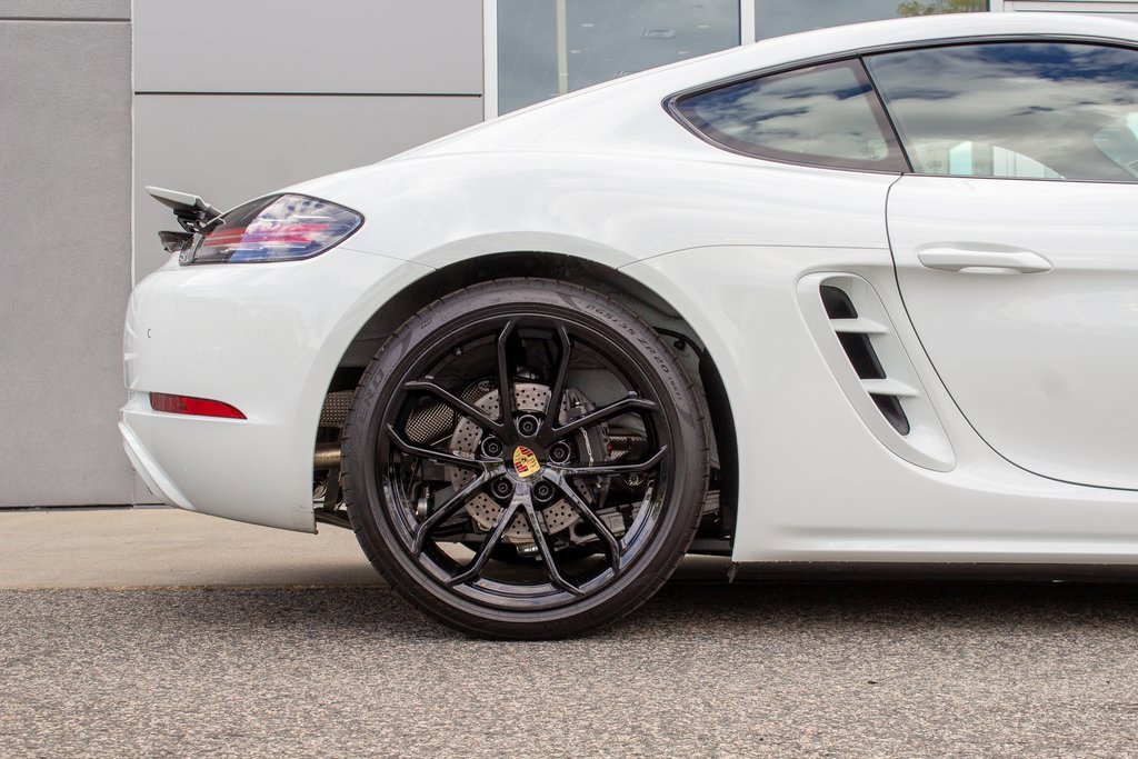 Used 2025 Porsche 718 Cayman w/ Sport Chrono Package image 6