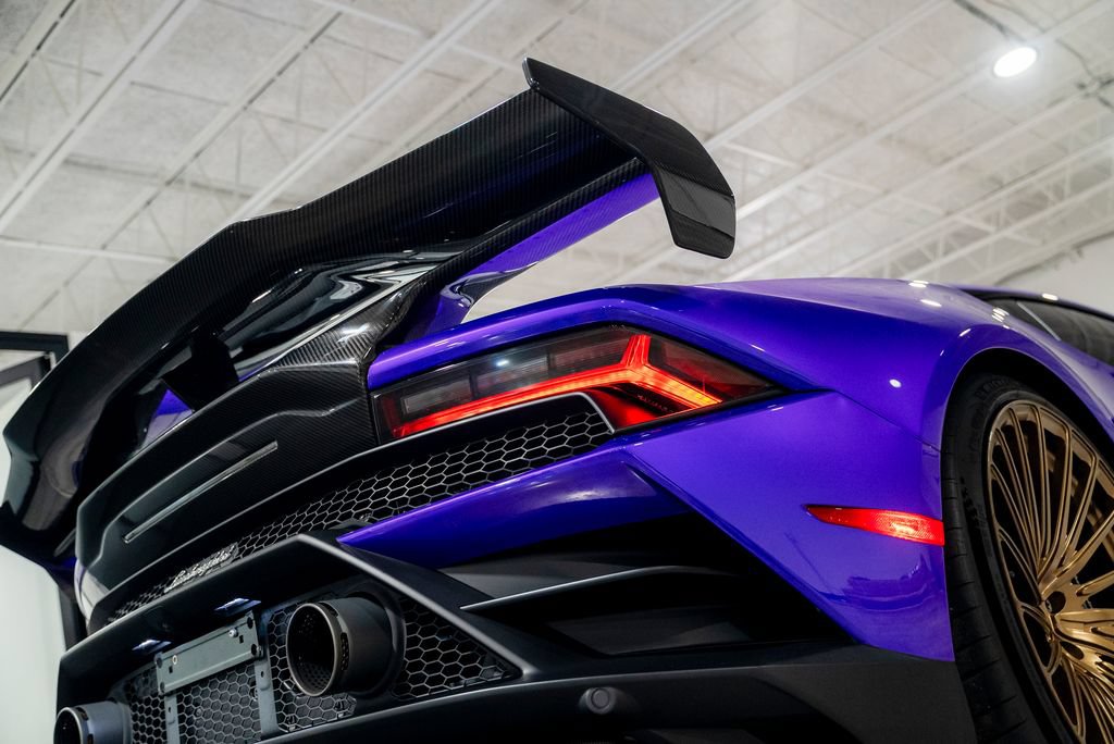 Used 2021 Lamborghini Huracan EVO RWD image 26