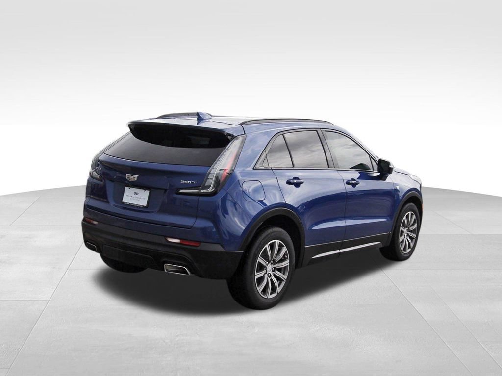 Used 2023 Cadillac XT4 Sport w/ Technology Package FWD image 4