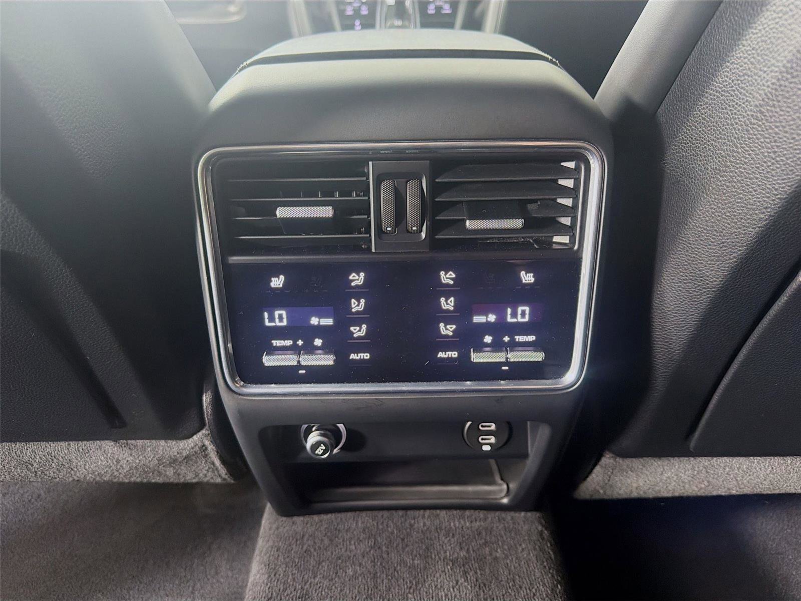 Certified 2022 Porsche Cayenne Turbo image 22