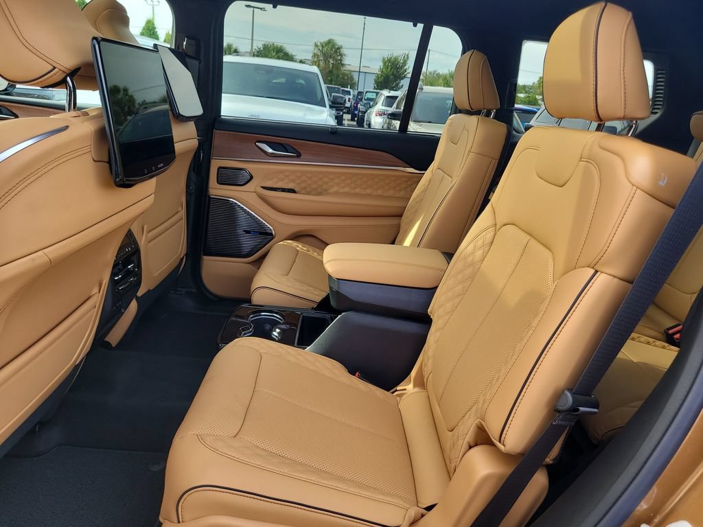 New 2026 Jeep Grand Cherokee L Summit w/ Obsidian Package AWD/4WD image 17