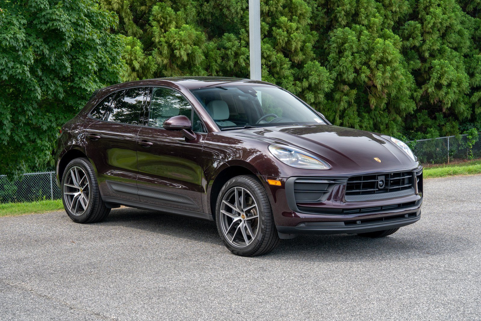 Certified 2026 Porsche Macan AWD/4WD image 9