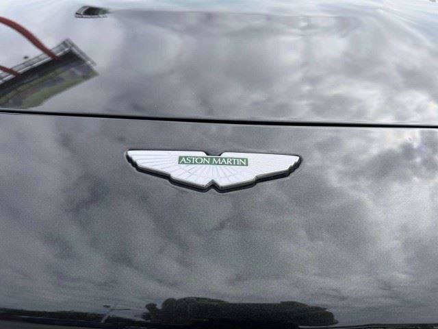 Used 2022 Aston Martin V8 Vantage Roadster RWD image 12