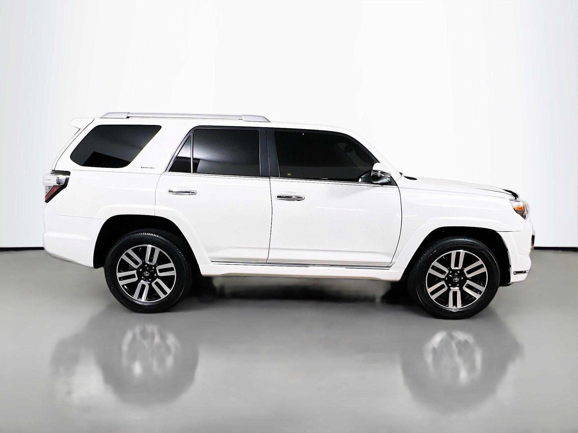 Used 2019 Toyota 4Runner Limited image 3