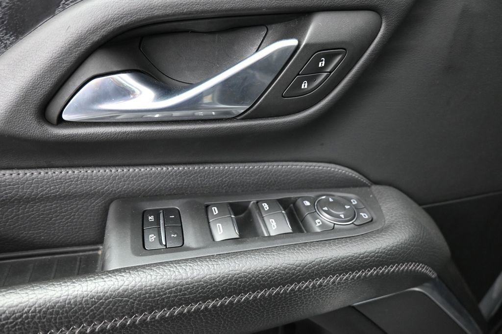 Used 2023 GMC Yukon Denali AWD/4WD image 29