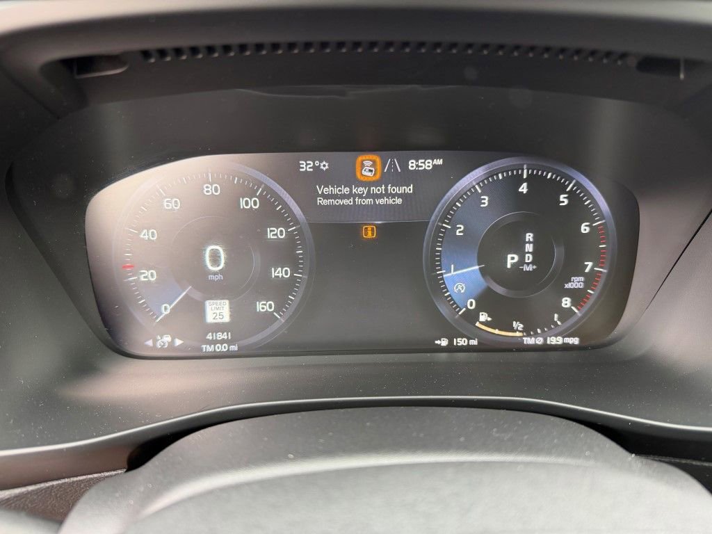 Used 2020 Volvo XC40 T5 R-Design w/ Protection Package Premier image 31