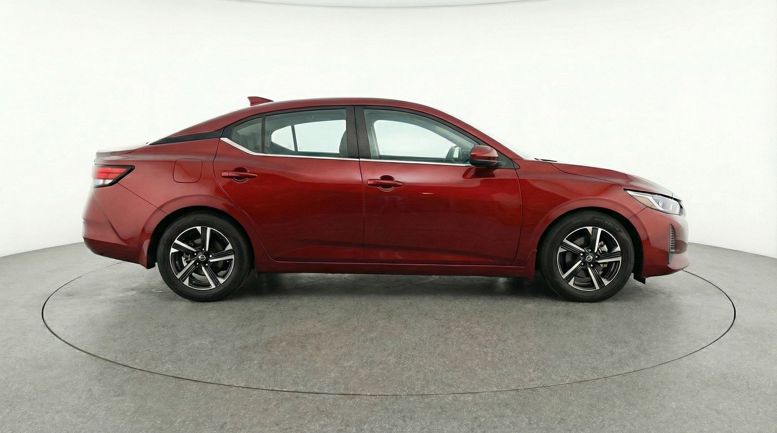 Used 2025 Nissan Sentra SV FWD image 11