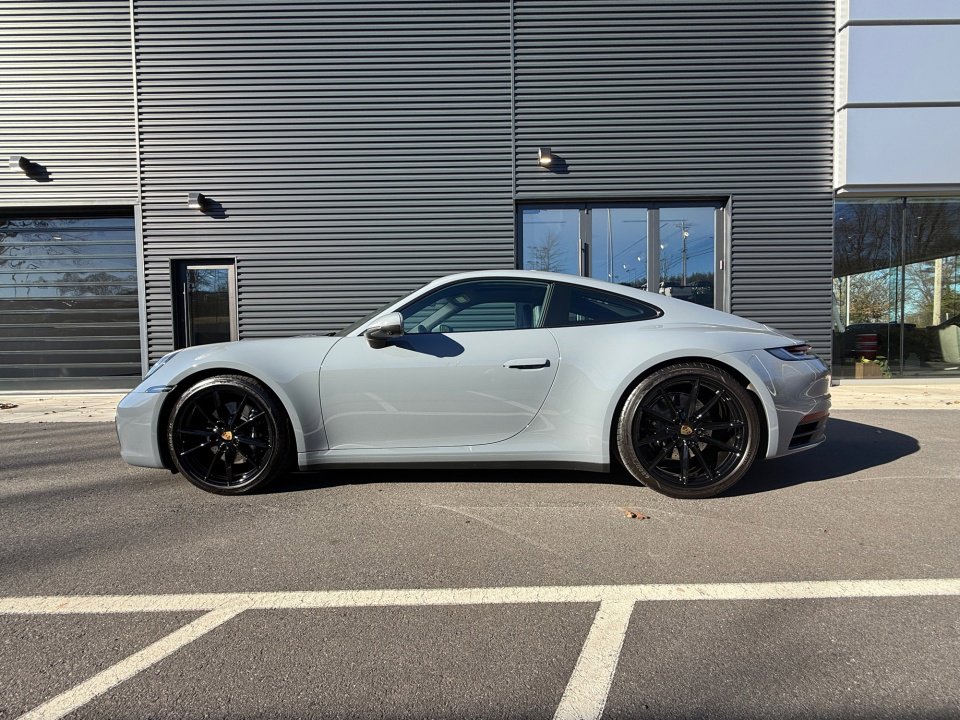 Certified 2024 Porsche 911 Carrera S image 2