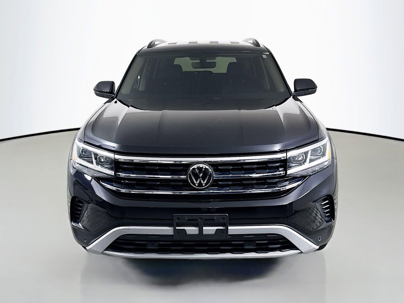 Certified 2023 Volkswagen Atlas SE w/ Black Wheel Package AWD/4WD image 6
