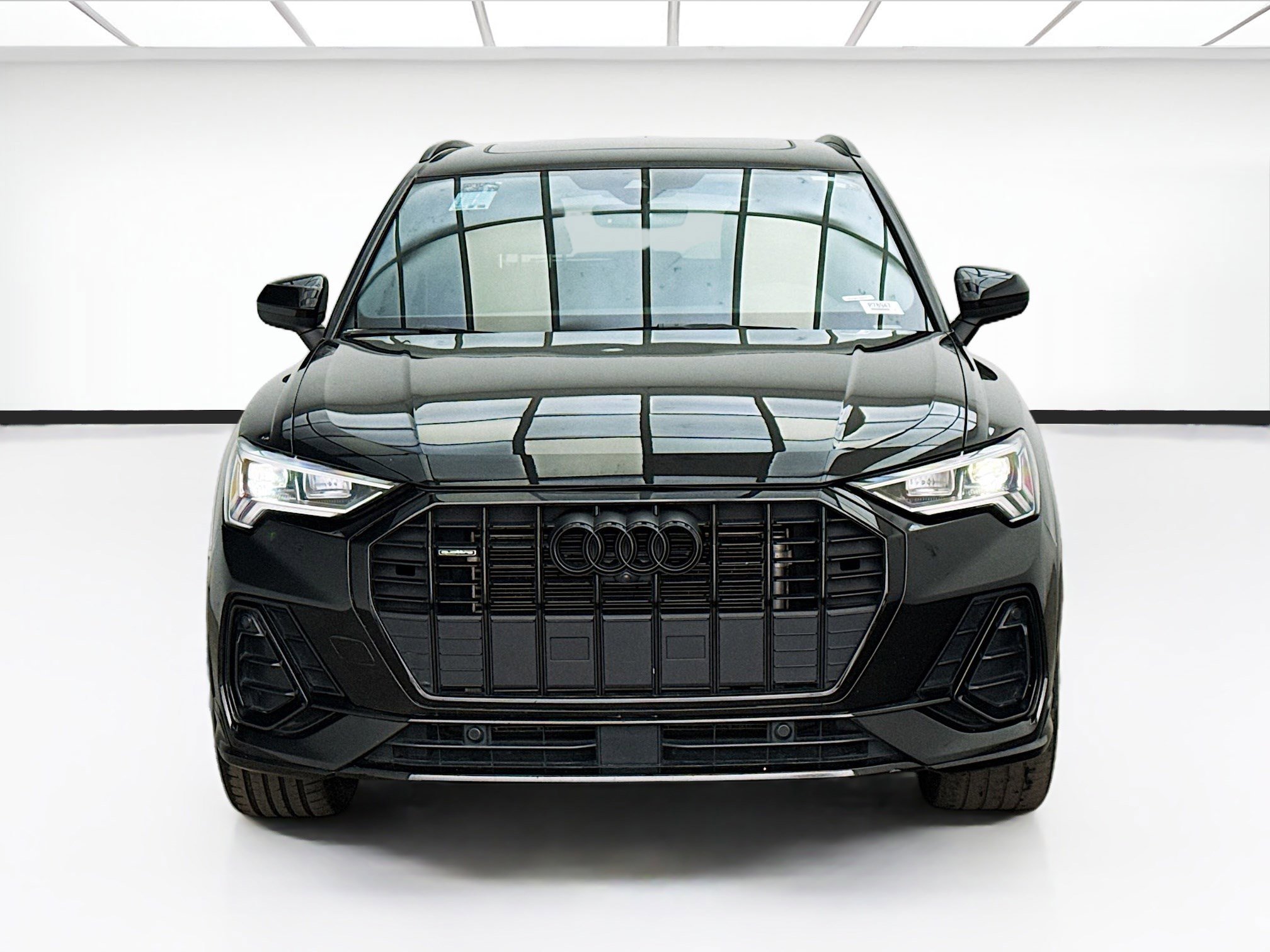 Used 2024 Audi Q3 2.0T Premium Plus w/ Premium Plus Package AWD/4WD image 2